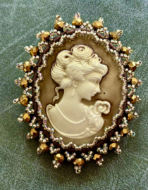 Broche