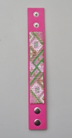 Miyuki bandje op roze imitatieleren armband