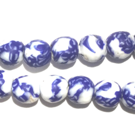 Glaskraal, rond, wit/blauw (1), doorsnede 0,9 cm. per set van 3