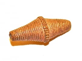 Dichte bronzen kraal, draadpatroon, rijglengte 2,8 cm.
