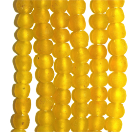 Gele doorzichtige glaskralen, maat 2 =  0,8 x 0,8 cm. per set van 10 stuks
