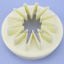 FMM  - Double Sided Cupcake Cutter Daisy/Circle