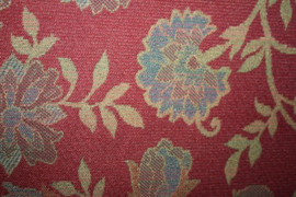 Rood met bloemen