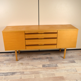 klein dressoir/kaptafel