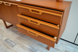 dressoir met lichte handgrepen