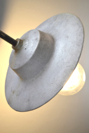 sloveense wandlamp aluminium en glas