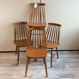 set van 4 spijlenstoelen