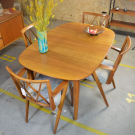 eettafel met stoelen "patijn"