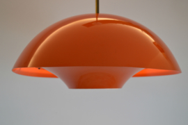 oranje metalen hanglamp