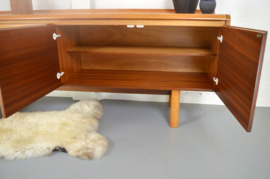 White and Newton dressoir