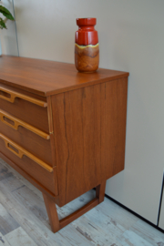 dressoir met lichte handgrepen