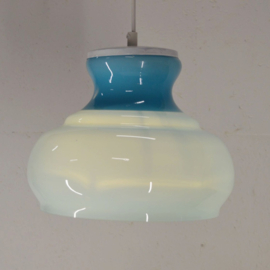 blauwe bolvormige lamp