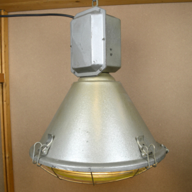 kegelvormige industriele hanglamp