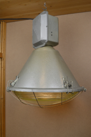 kegelvormige industriele hanglamp