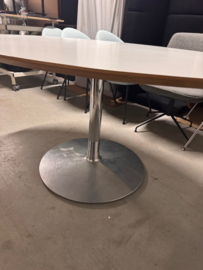 Artifort Circle (Clarion) tafel ovaal afm 120x160cm
