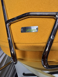 Artifort Orange Slice fateuil F437B van Pierre Paulin kleur GEEL