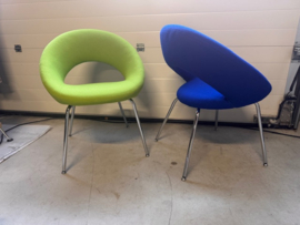 Artifort Nina stoel, in meerdere kleuren op bestelling leverbaar