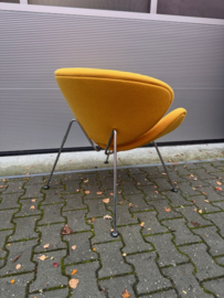 Artifort Orange Slice fateuil F437B van Pierre Paulin kleur GEEL