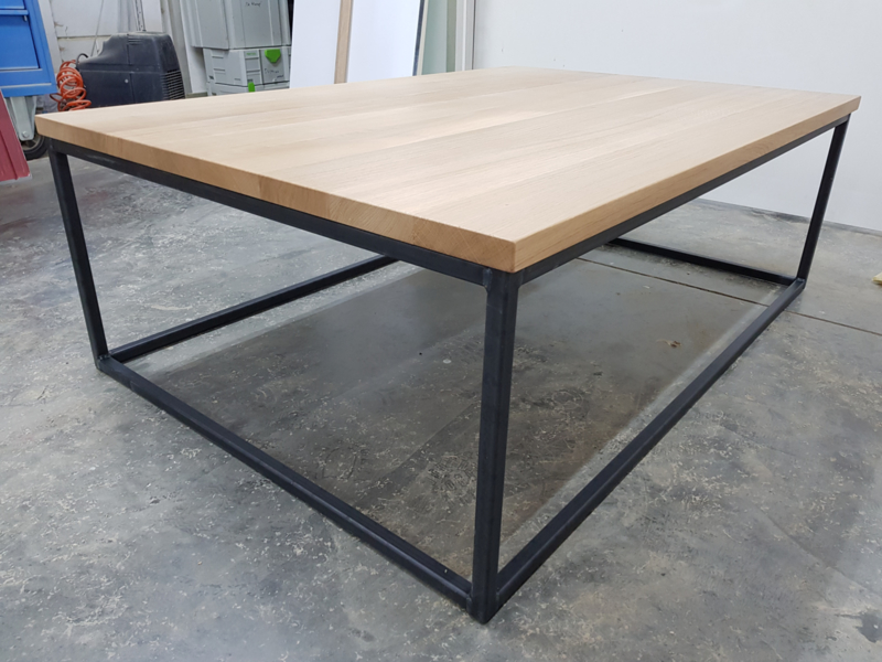 Salontafel 120x80 eiken massief geschaafd met zwart stalen frame slank