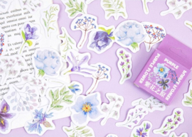 Paarse bloemen stickerdoosje