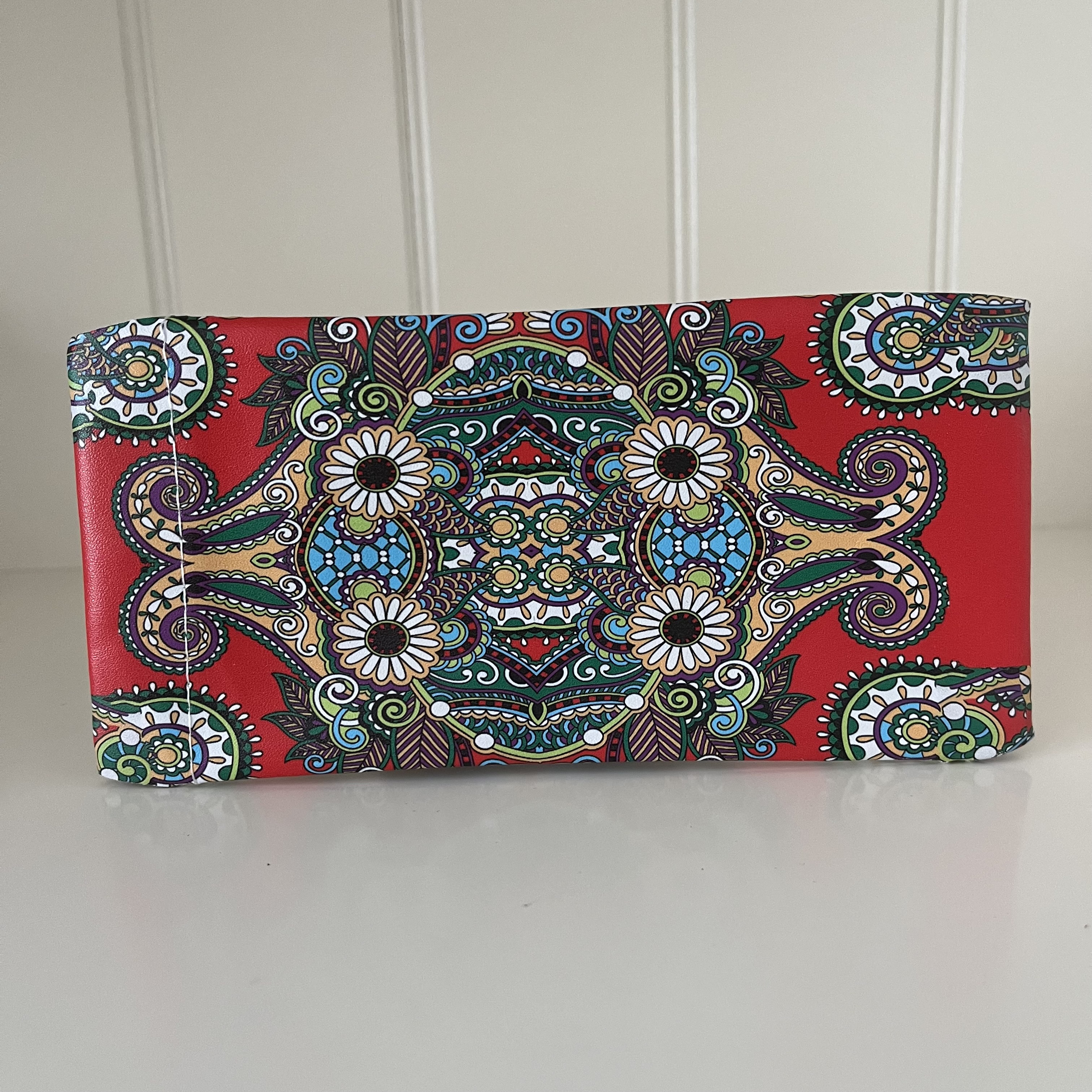 Brillenpouch Totem