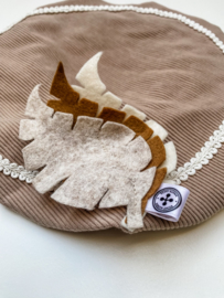 PIETENMUTS - rib beige (wit randje)