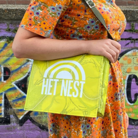 Van festivalbanner naar tas #Het Nest in Nijmegen