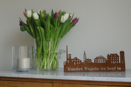 Skyline Tegelen met tekst " Umdet Tegele ôs leef is"  354 x 155 mm