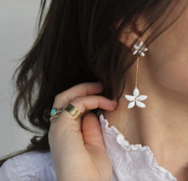 Statement oorbellen lily white - Fien