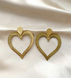 Big heart earrings matte gold