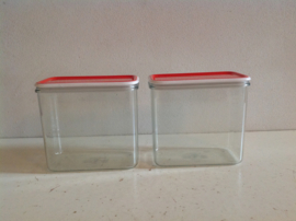 Kleine voorraadbus. Mepal.