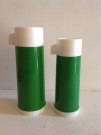 Thermosfles. 70-er jaren. 25 cm hoog.