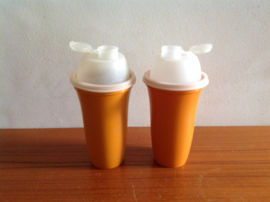 Shaker. Tupperware.