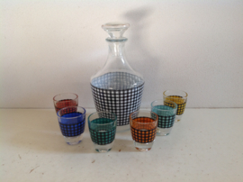 Borrelset. Glazen fles met 6 glazen. 60’s.