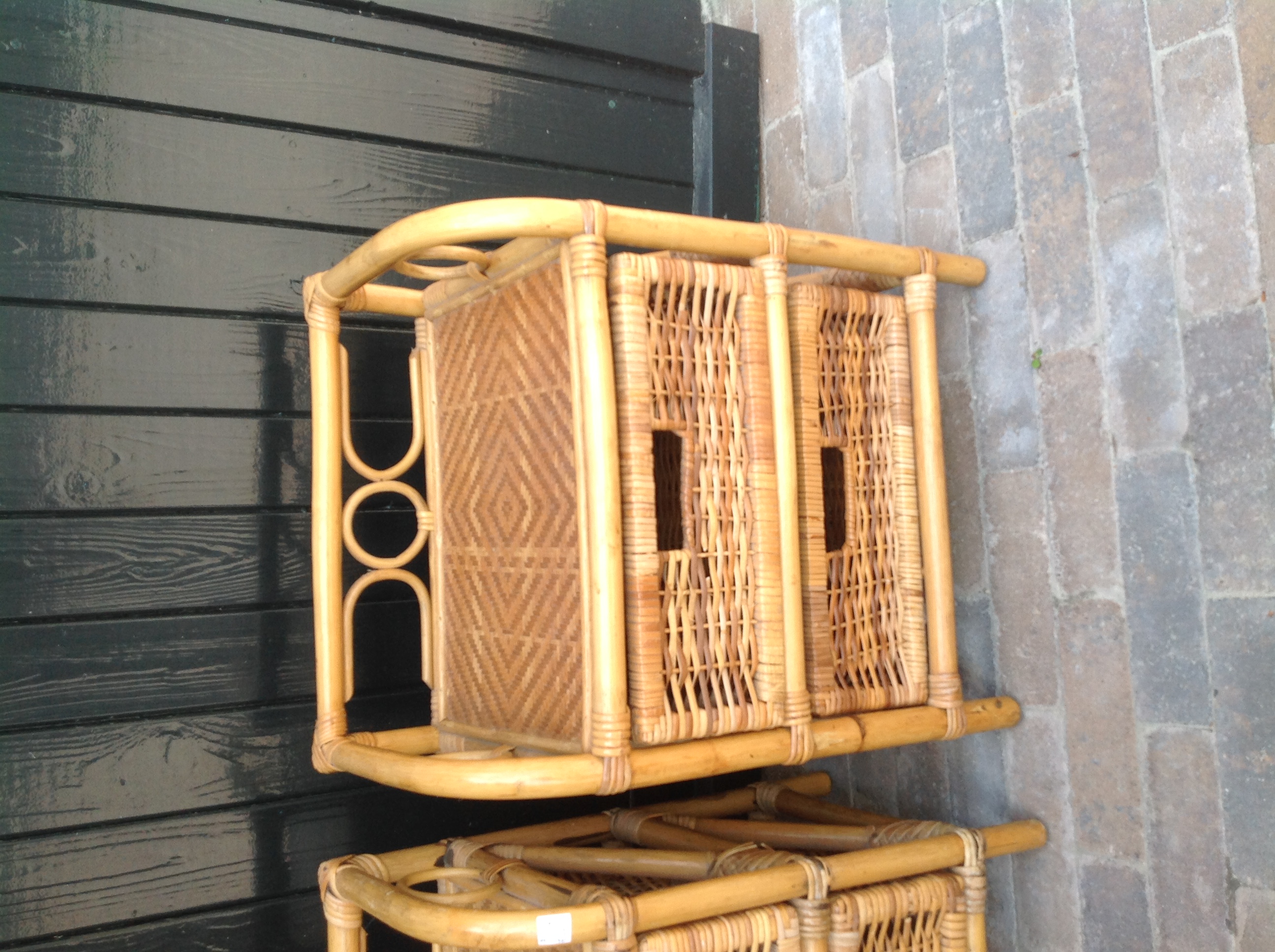 Kastje. Bamboe/rotan.