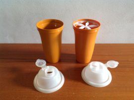 Shaker. Tupperware.