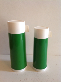 Thermosfles. 70-er jaren. 28 cm hoog.