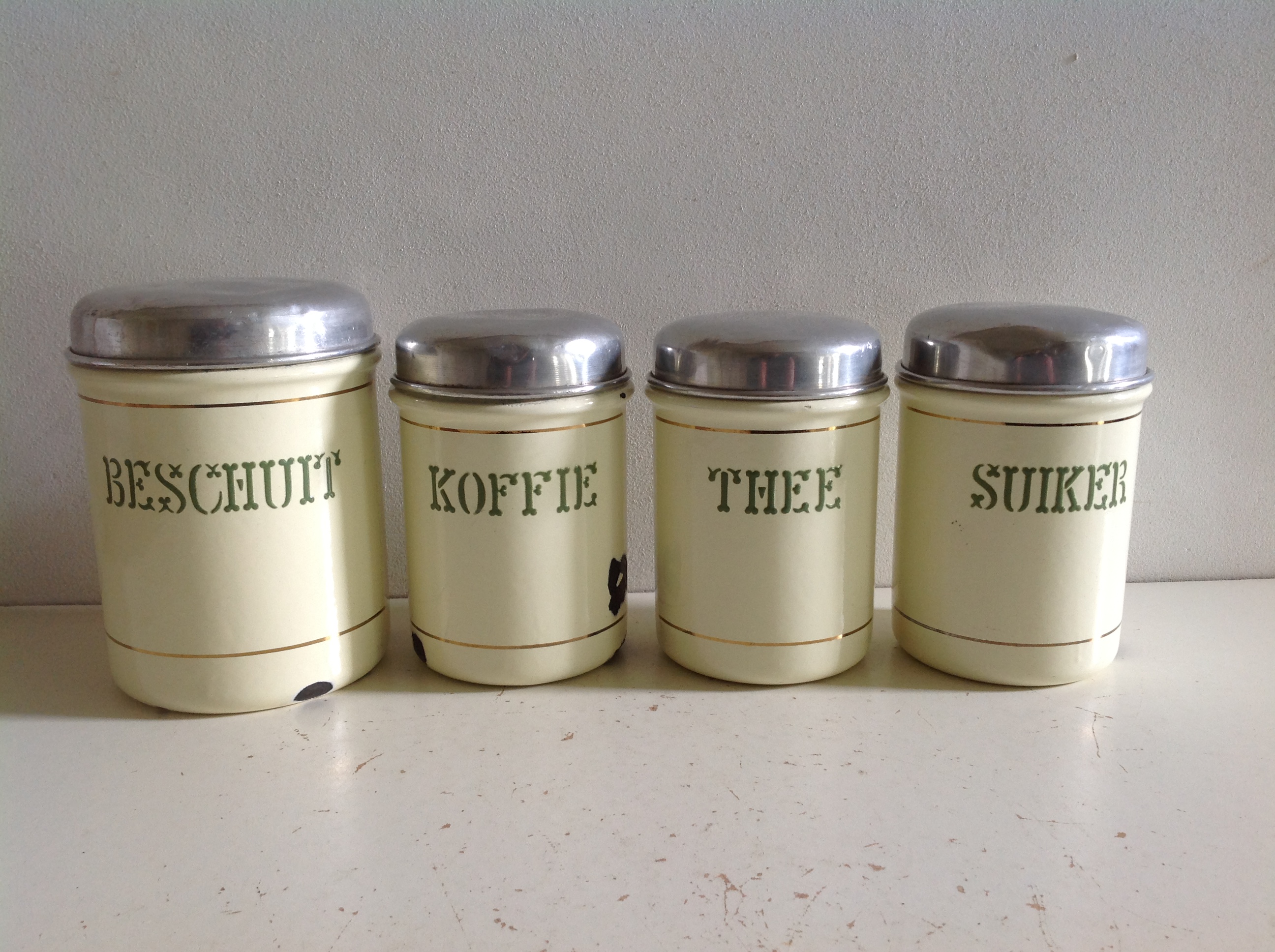 Set emaille blikken. 60’s.
