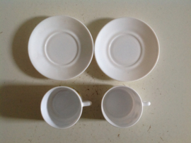 Kop en schotel. Arcopal. Lotus.