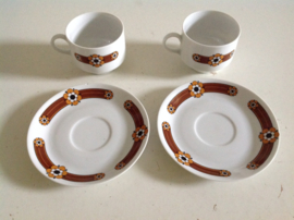 Kop en schotels.  Wet-Germany.