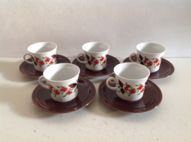 Kop en schotels. Set van 5 stuks.