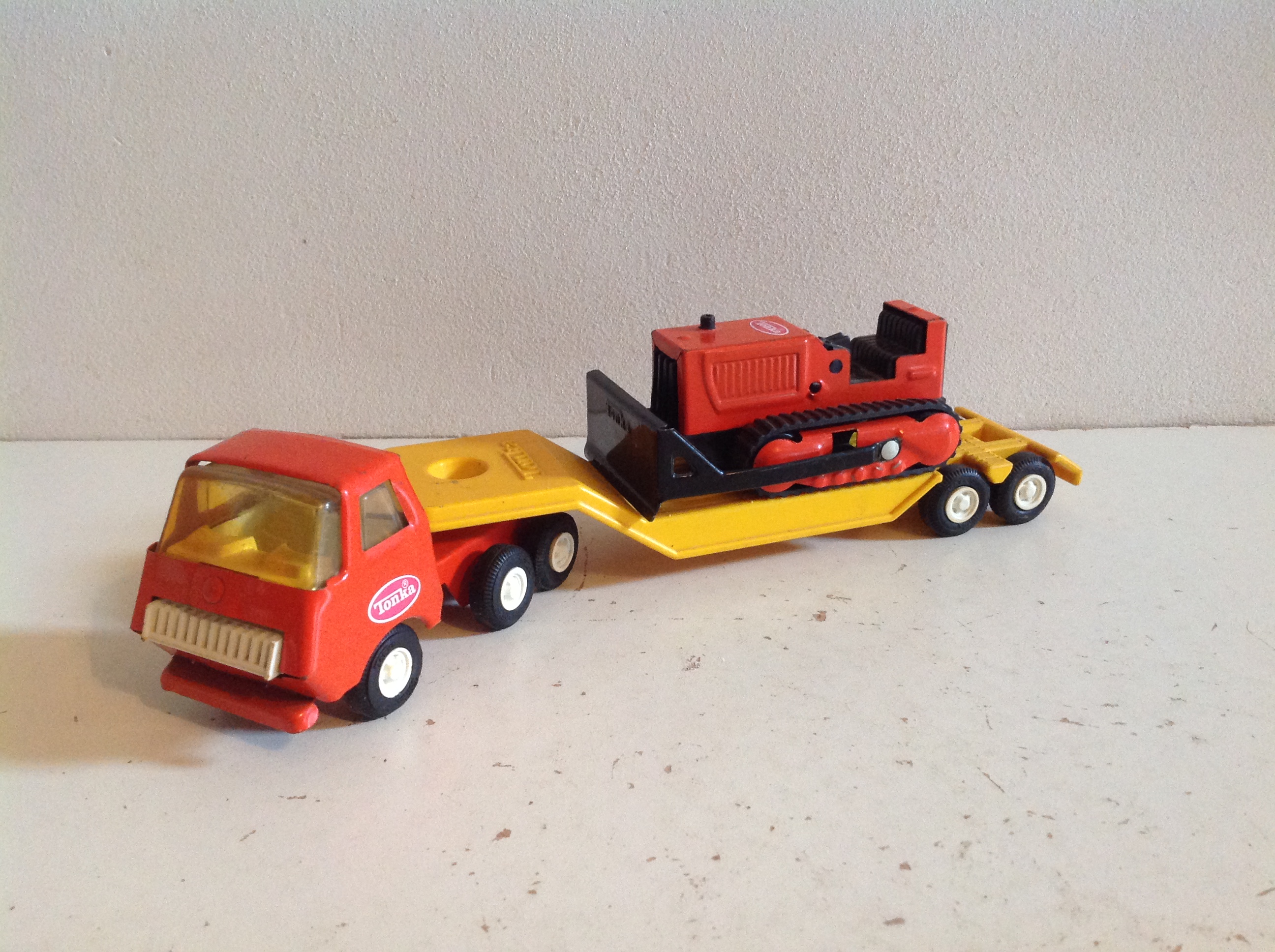 Tonka. Truck met oplegger.