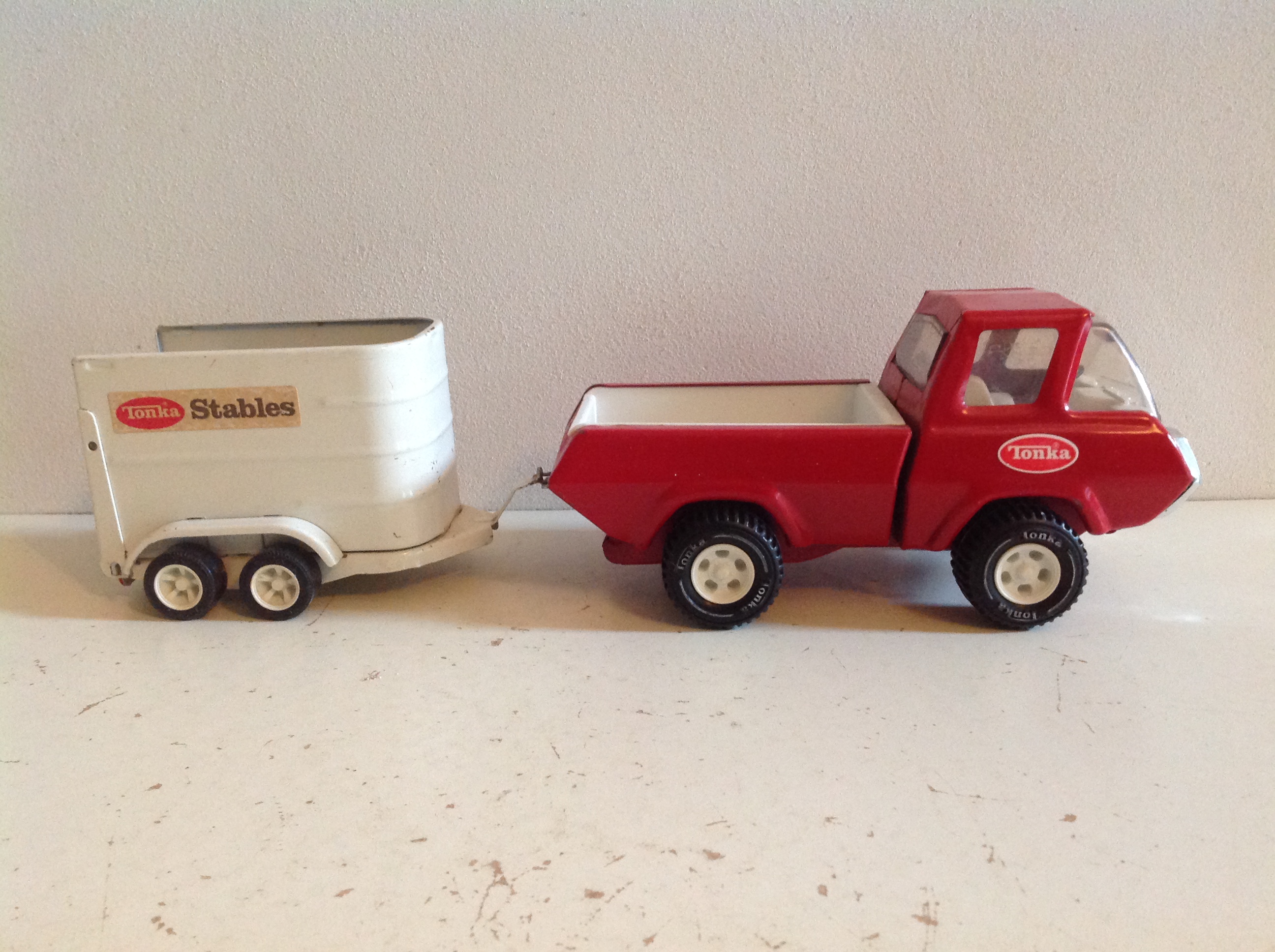 Tonka. Truck met paardentrailer.