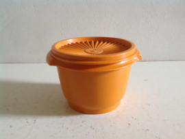Tupperware bakje.