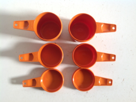 Maatbekerset. Tupperware.