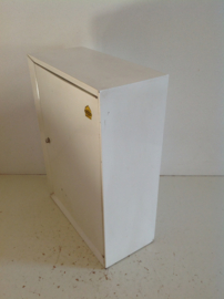 Badkamerkastje / medicijnkastje.