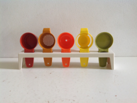 Maatlepel set met rek. Tupperware.