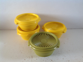 Tupperware bakje. Olijfgroen