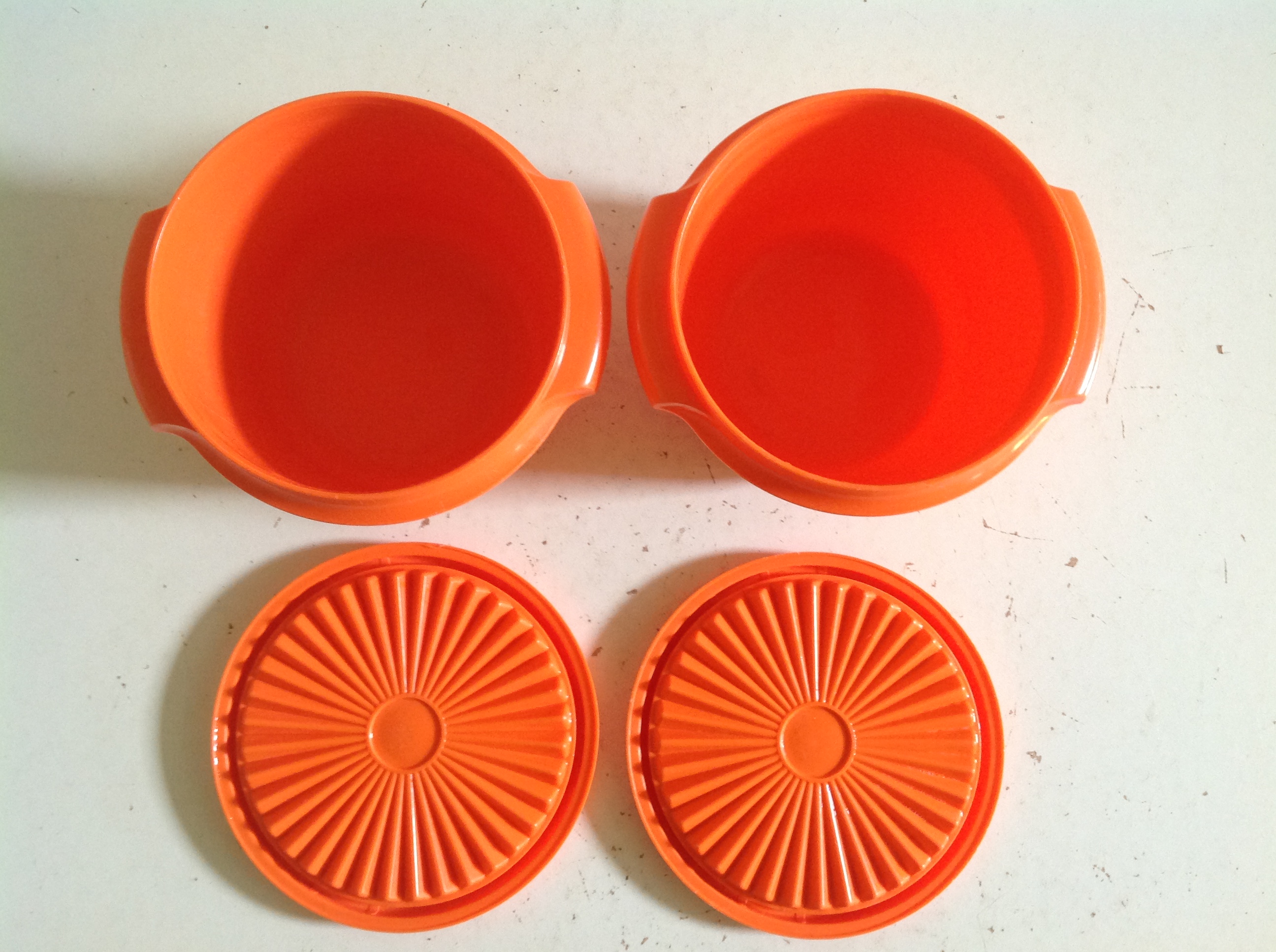 Tupperware bakje.