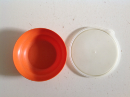 Bakje met deksel. Tupperware.
